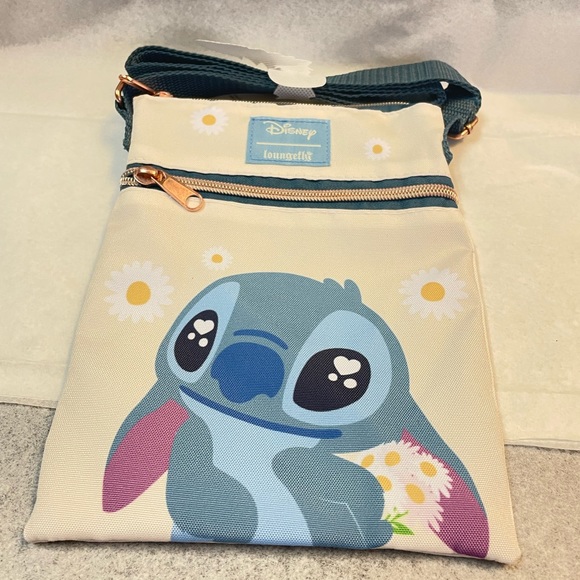 Loungefly Disney Lilo & Stitch Daisies Passport Crossbody Bag 7”x9” - Picture 5 of 10